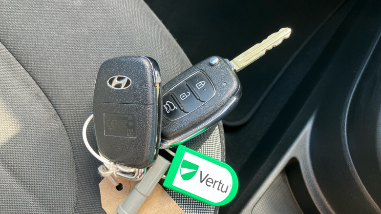 Hyundai i10 1.0 MPi SE Connect 5dr Petrol Hatchback